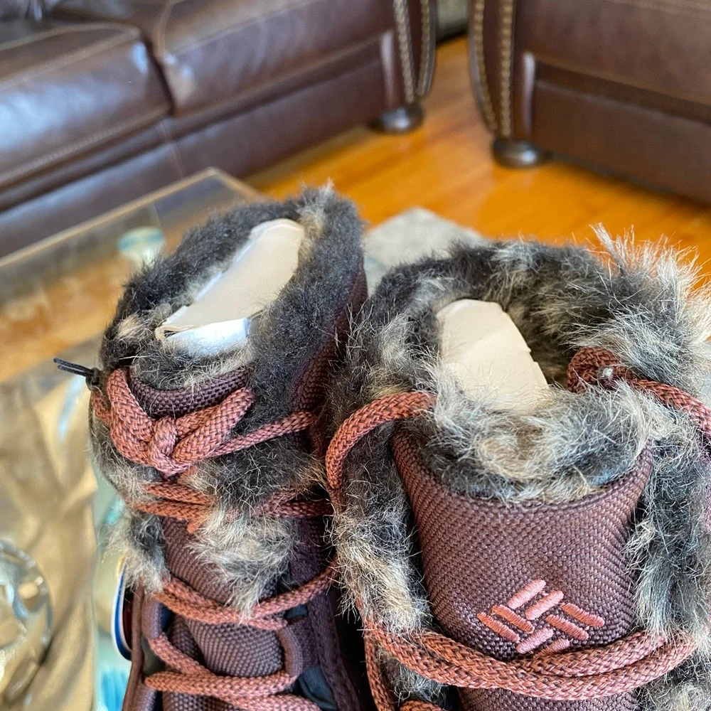 Columbia Minx Shorty Suede Winter Boots with Faux Fur (Waterproof) - Picture 7 of 10